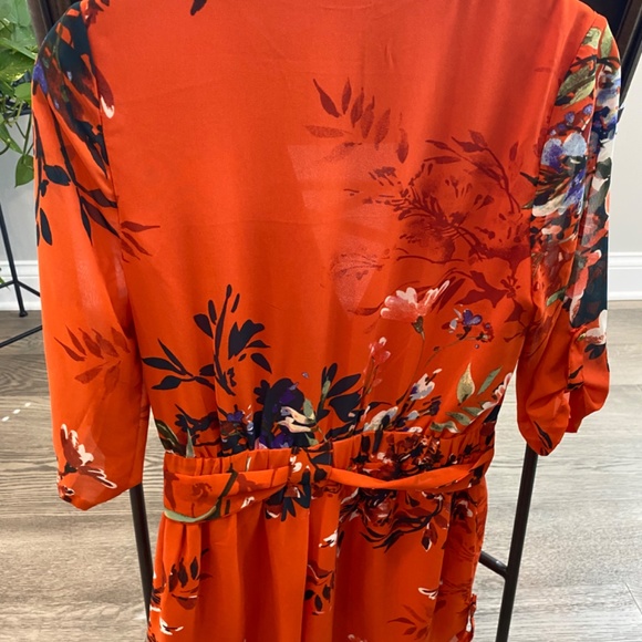 Woman’s floral romper - Picture 3 of 5